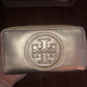 Tory Burch Wallet/Wristlet (Gold)